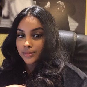 Meet your Posher, Shania